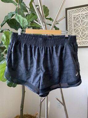 ASICS | Women’s Black Camo-Print Women's Athletic Shorts - XL